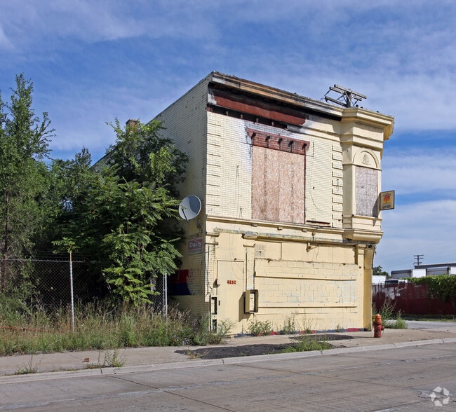 4246 W Fort St, Detroit, MI for sale - Building Photo - Image 2 of 2
