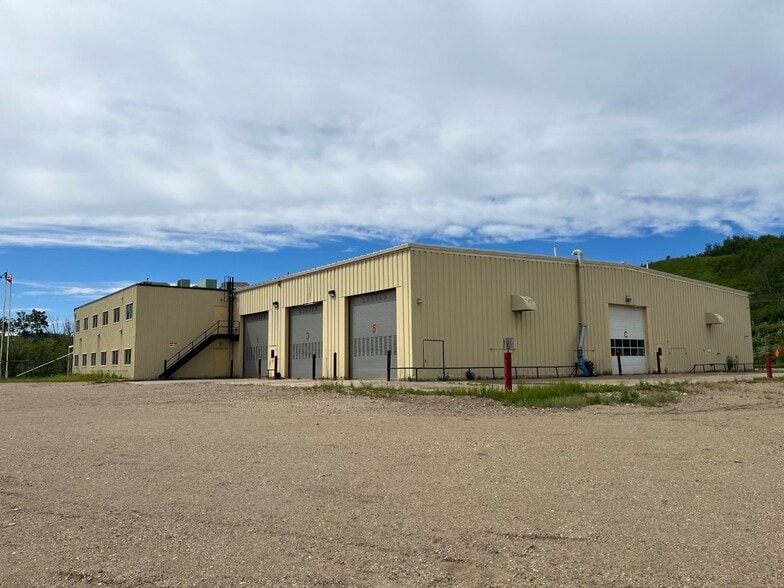 8610 87th Ave, Peace River, AB for sale - Building Photo - Image 2 of 6