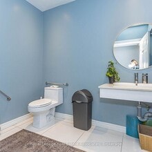 390 Bloor St W, Toronto, ON for lease Interior Photo- Image 1 of 7