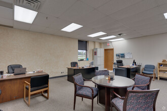 3060-3080 Ogden Ave, Lisle, IL for lease Interior Photo- Image 2 of 2