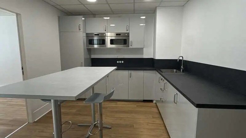 Office in Ivry-sur-Seine for lease - Building Photo - Image 2 of 24