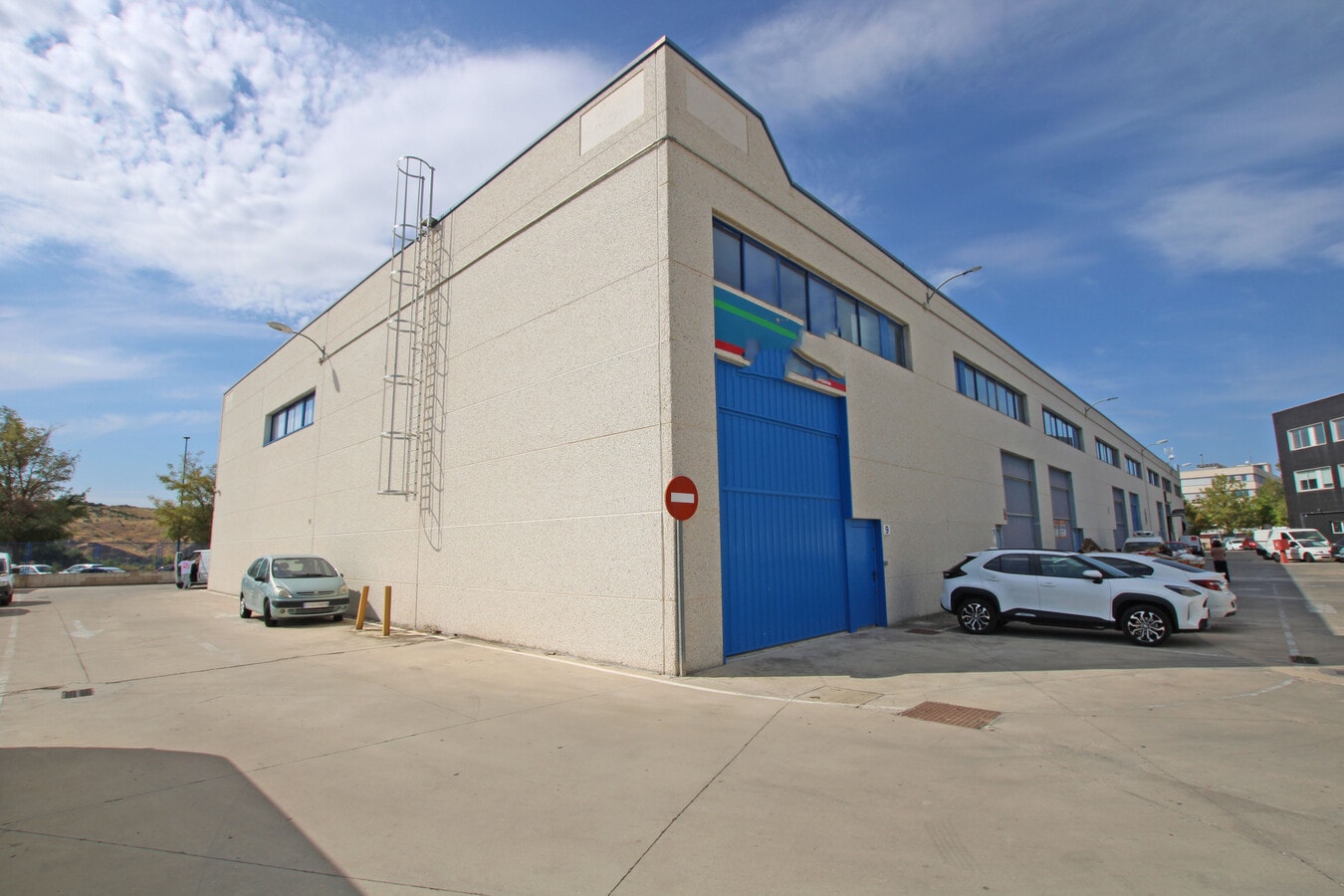 Rivas-Vaciamadrid, MAD 28521 - - - Interior Photo - Image 1 of 11