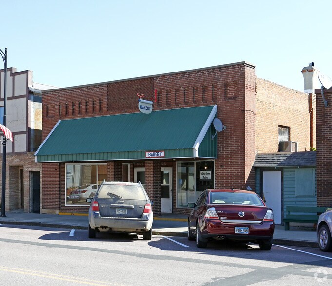 1021 1st Ave, Gibbon, MN 55335