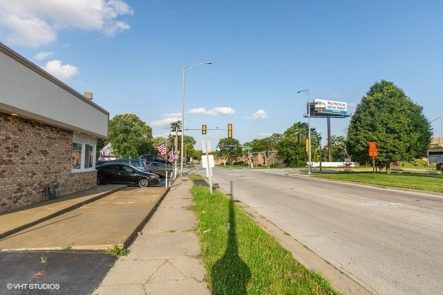 17080 Dixie Hwy, Hazel Crest, IL for sale - Building Photo - Image 2 of 14
