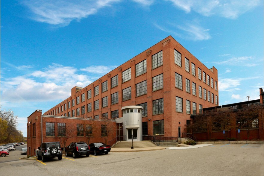 401 Hall St SW, Grand Rapids, MI 49503 Office for Lease