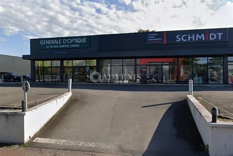 Retail in Châteaubernard for lease - Building Photo - Image 2 of 3