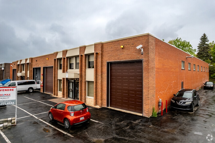 8775-8797 Rue Champ-d'Eau, Montréal, QC for sale - Building Photo - Image 1 of 3