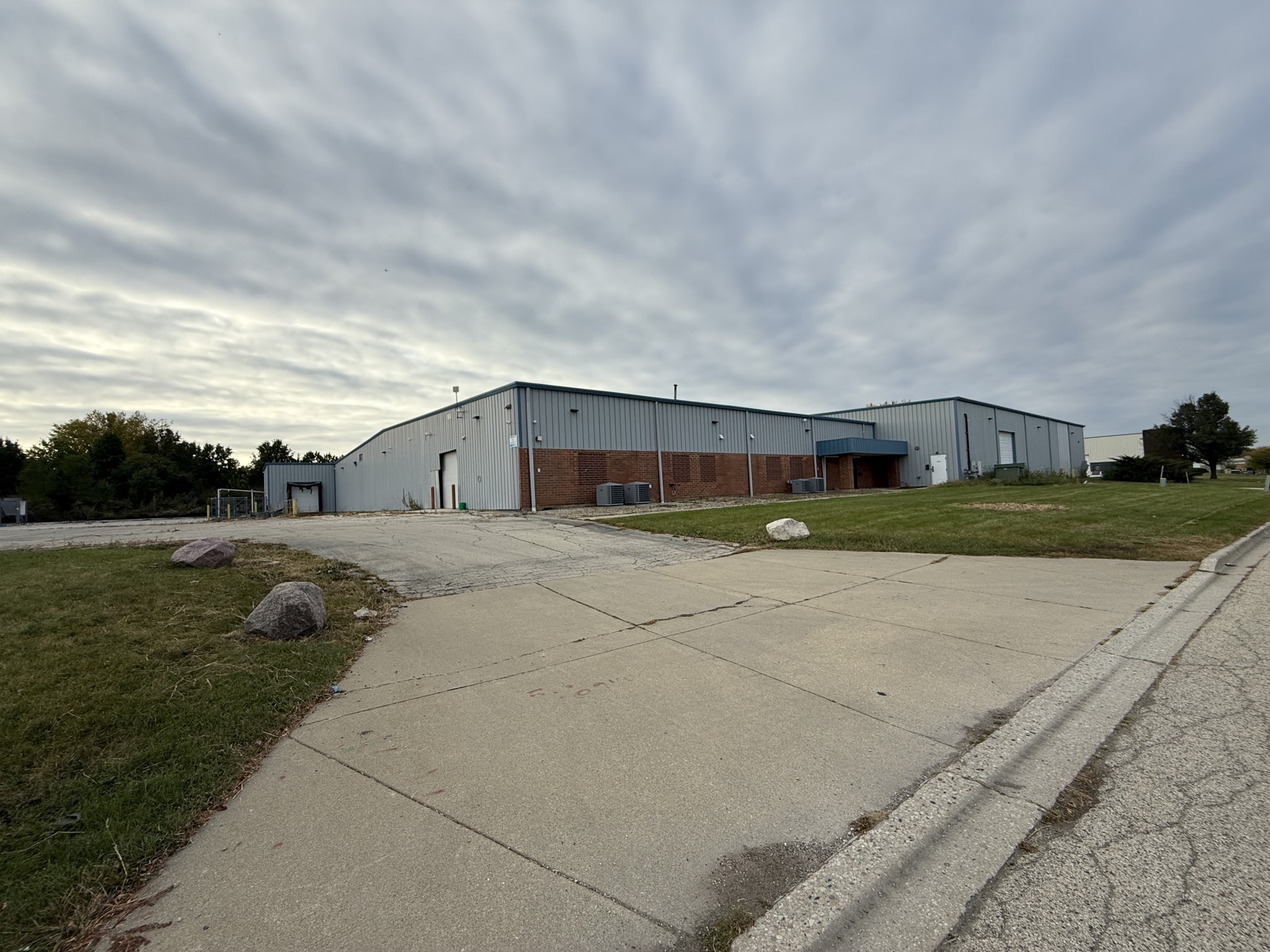 740 Schneider Dr, South Elgin, IL for sale Building Photo- Image 1 of 74