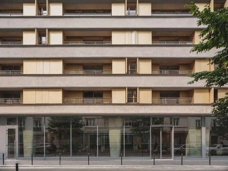 Office in Paris for lease - Building Photo - Image 1 of 10