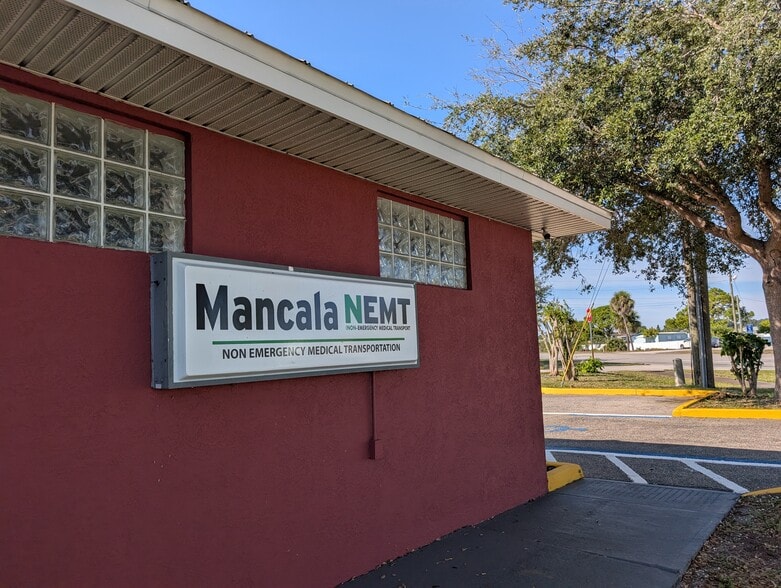 301 E Hibiscus Blvd, Melbourne, FL for lease - Building Photo - Image 2 of 9