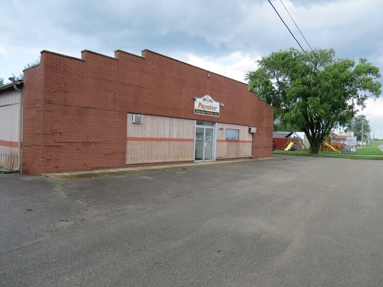 1302 E Hackberry St, Salem, IN for sale - Primary Photo - Image 1 of 1