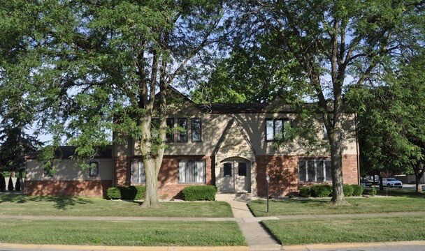 1142 Camellia Dr, Munster, IN for sale Primary Photo- Image 1 of 1