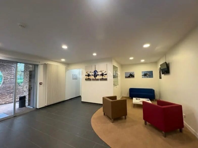 Flex in Buc for sale - Lobby - Image 3 of 7