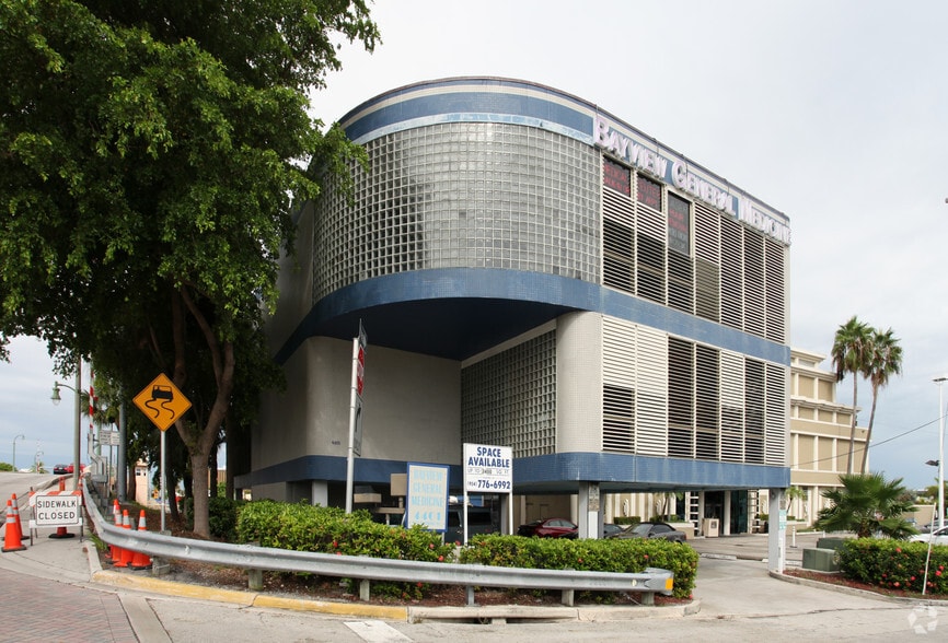 4401 Tradewinds Ave, Lauderdale By The Sea, FL for lease - Building Photo - Image 2 of 7