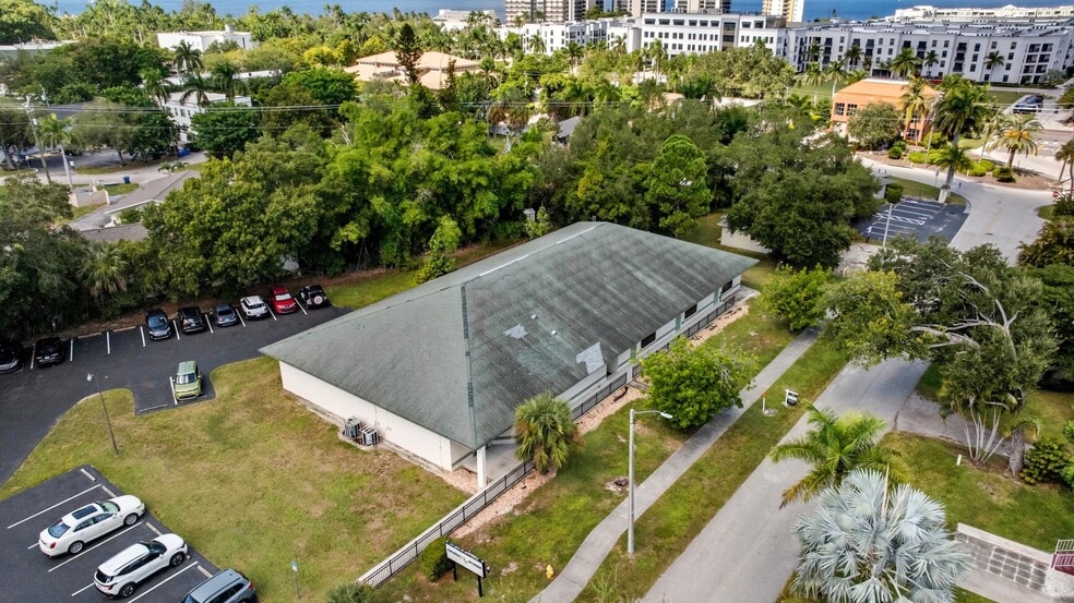 2232 Altamont Ave, Fort Myers, FL for sale - Building Photo - Image 1 of 12