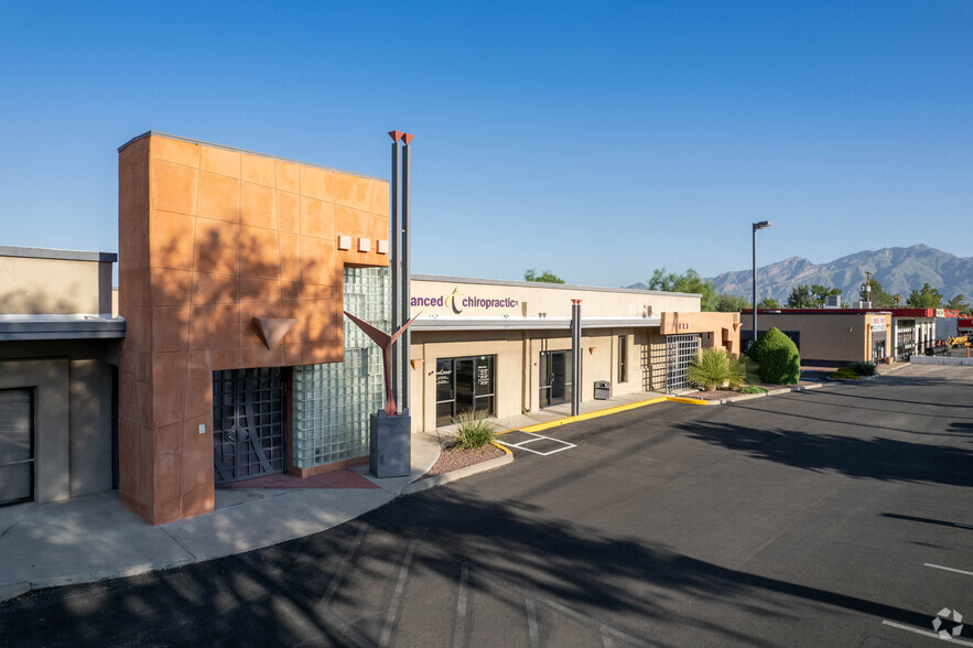 1605 N Wilmot Rd, Tucson, AZ for lease - Building Photo - Image 3 of 18