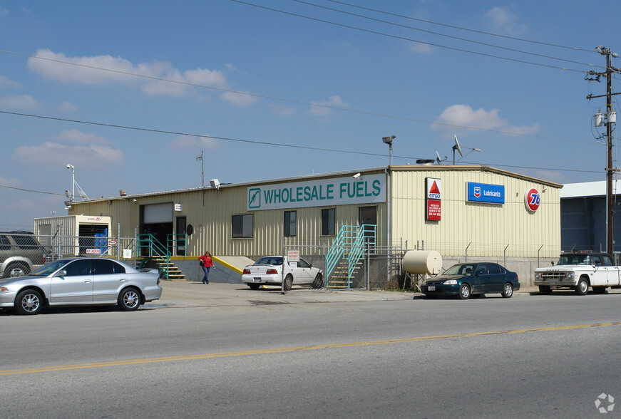 2200 E Brundage Ln, Bakersfield, CA for sale - Building Photo - Image 1 of 1