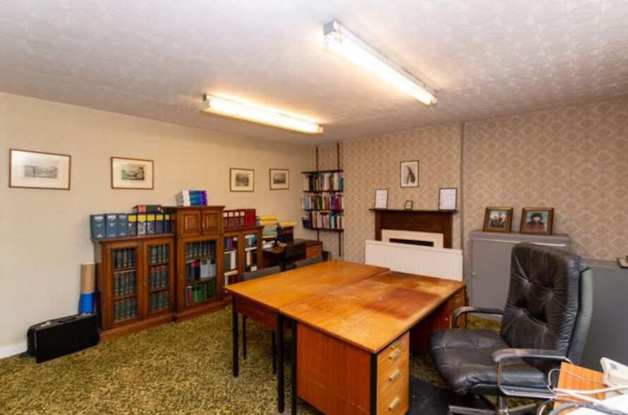 4 Castle St, Caernarfon for sale - Interior Photo - Image 3 of 5