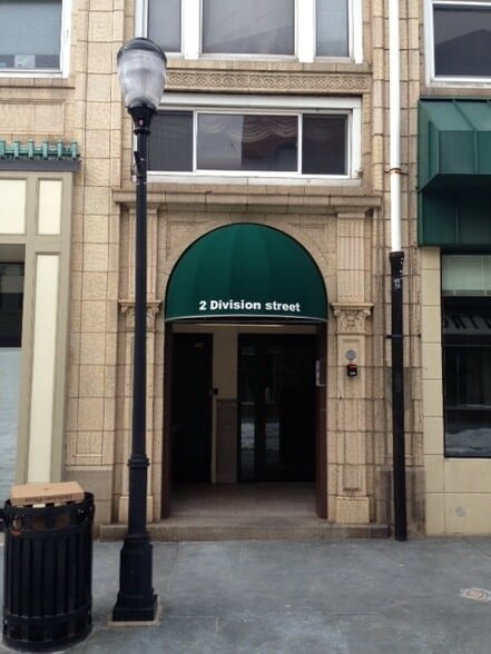 2-18 Division St, Somerville, NJ for lease - Building Photo - Image 2 of 4