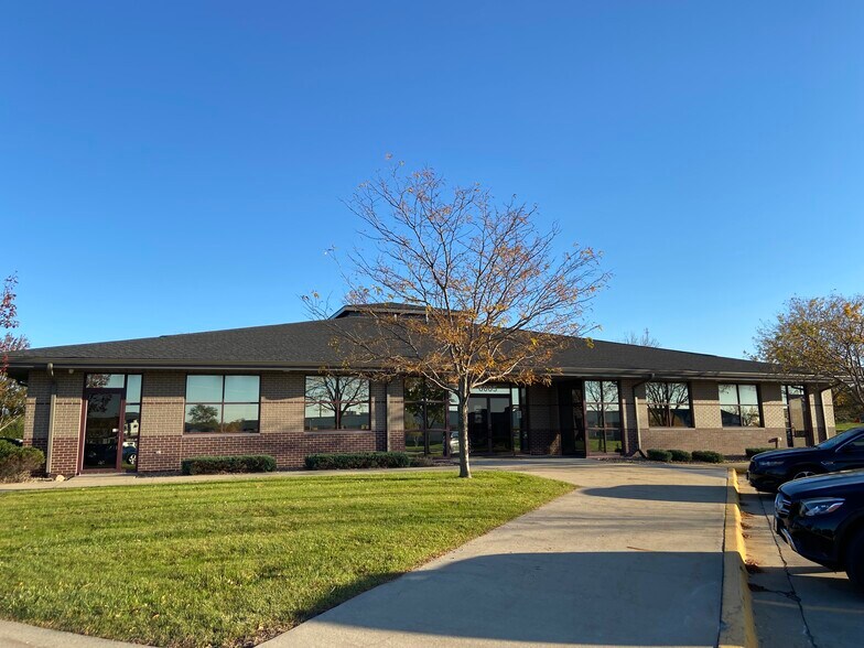 6005 Rockwell Dr NE, Cedar Rapids, IA for sale - Building Photo - Image 1 of 1