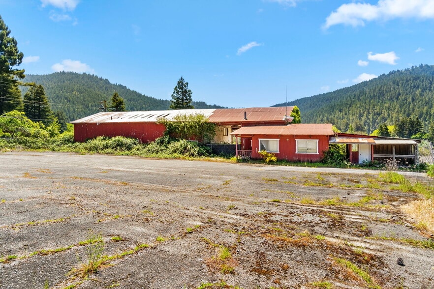 13026 Avenue of the Giants, Myers Flat, CA for sale - Building Photo - Image 2 of 7