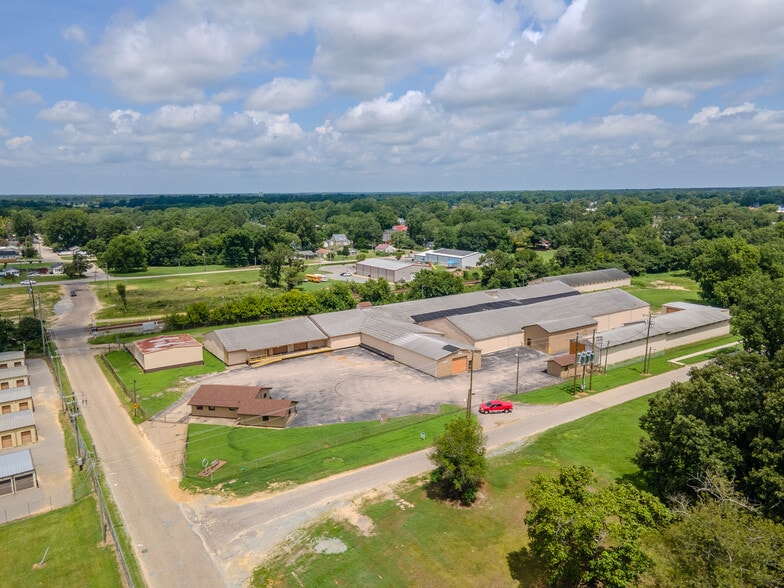 800 S Wilson Ave, Dunn, NC for lease - Building Photo - Image 1 of 12