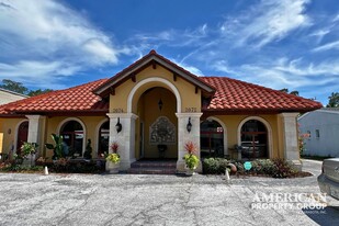 2072 Constitution Blvd, Sarasota FL - Convenience Store