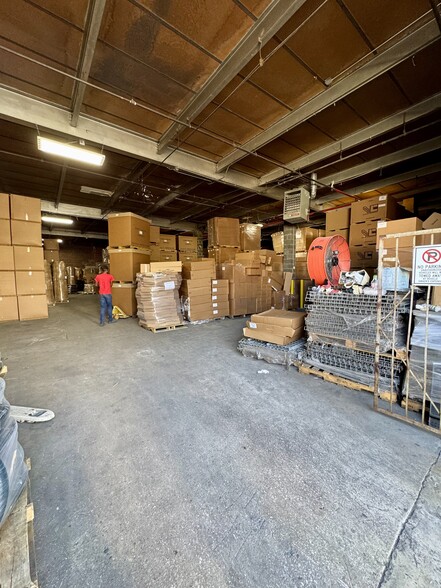 1034 Linwood St, Brooklyn, NY for lease - Building Photo - Image 3 of 8