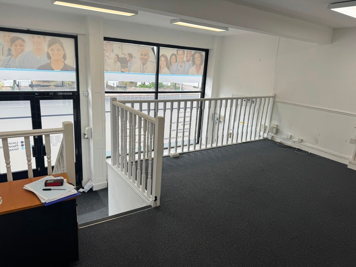 550 Ley St, Ilford, ESS IG2 7DB - Unit 550 Ley St - - Interior Photo - Image 2 of 3