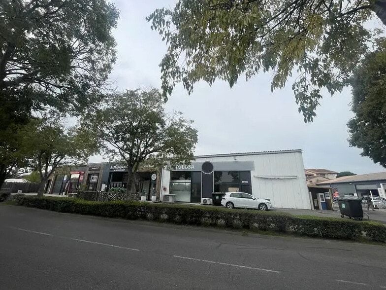 Retail in Plaisance-du-Touch for lease - Building Photo - Image 2 of 3