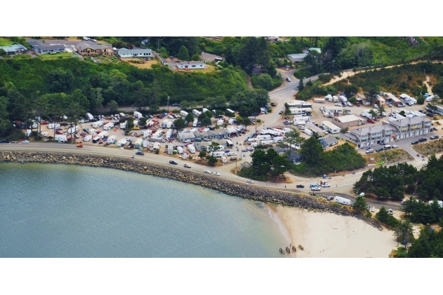 242 Discovery Pointe Ln, Winchester Bay, OR for sale Primary Photo- Image 1 of 1