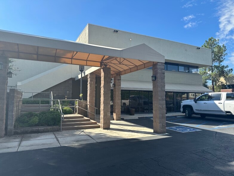 2028 Village Ln, Solvang, CA for lease - Building Photo - Image 3 of 25