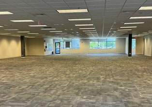 1661 Worthington Rd, West Palm Beach, FL for lease Interior Photo- Image 2 of 5