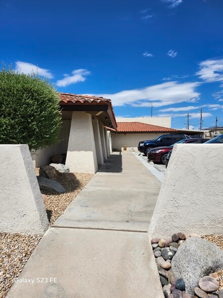 1945 Mesquite Ave, Lake Havasu City, AZ for lease - Building Photo - Image 3 of 9