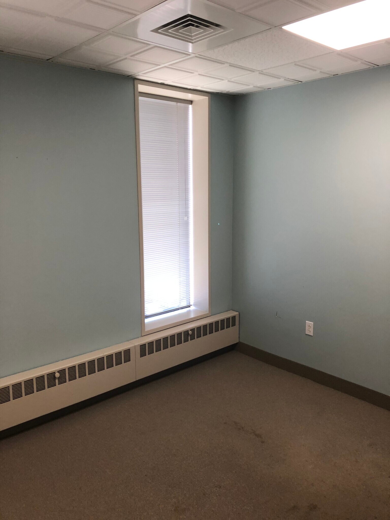 2200 Whitney Ave, Hamden, CT 06518 Spring Glen Medical Center