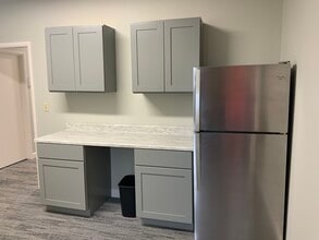 3570 Executive Dr, Uniontown, OH for lease Interior Photo- Image 2 of 6