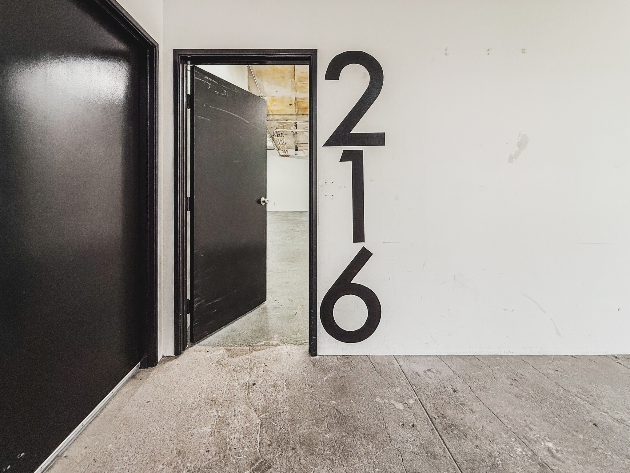 623 E 9th St, Los Angeles, CA for lease Interior Photo- Image 1 of 3