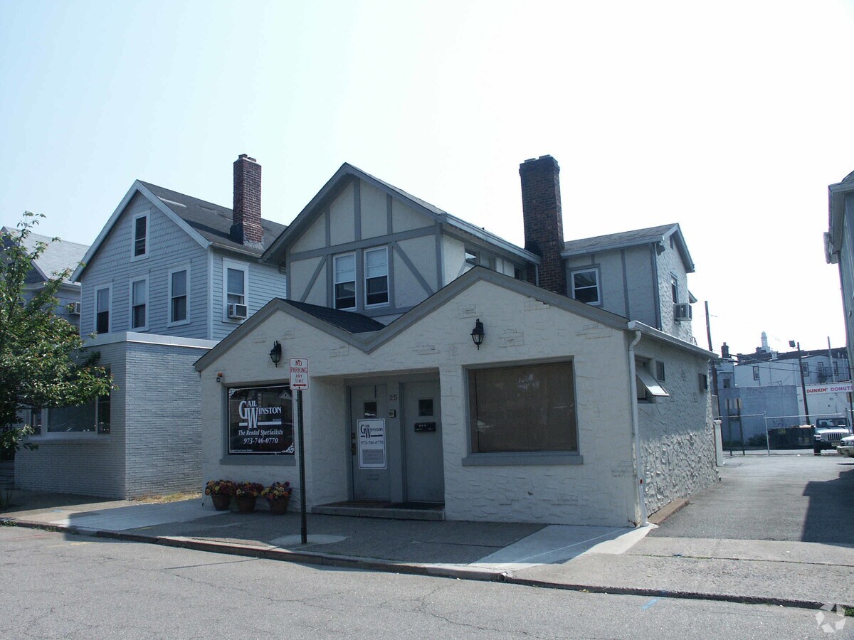 25 Valley Rd, Montclair, NJ 07042