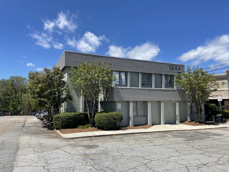 1244 Clairmont Rd, Decatur, GA for lease - Building Photo - Image 2 of 7