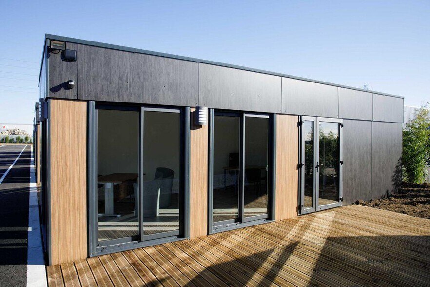 Office in Gellainville for lease - Building Photo - Image 2 of 15