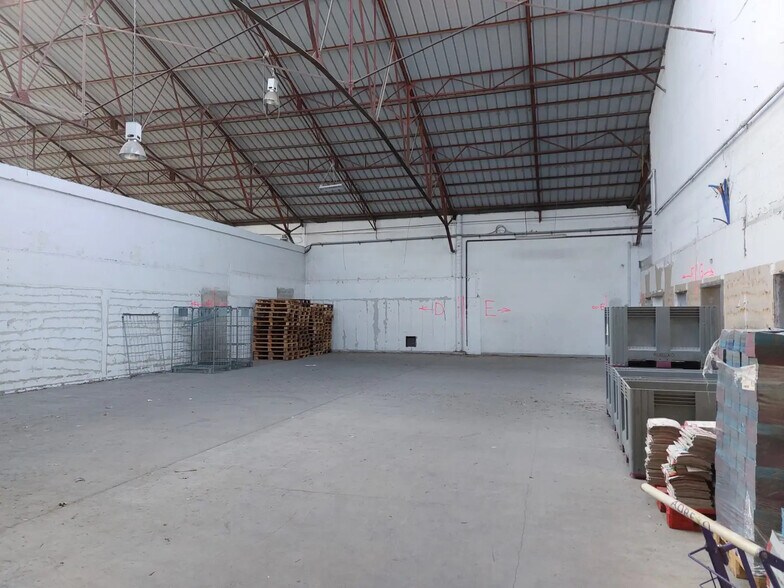 Industrial in La Seyne-sur-Mer for lease - Building Photo - Image 2 of 8
