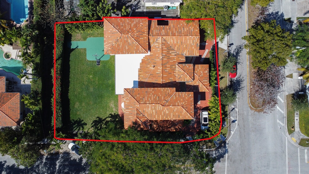 100 SW 26th Rd, Miami, FL for sale - Primary Photo - Image 1 of 1