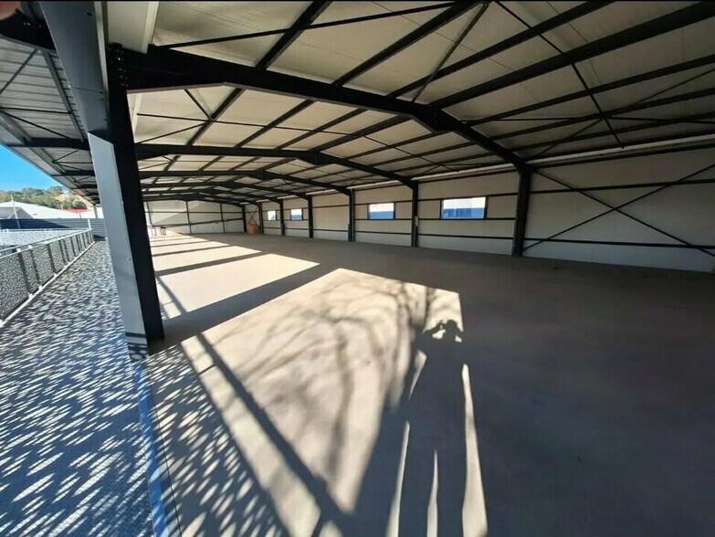 Industrial in Alès for lease - Building Photo - Image 3 of 4