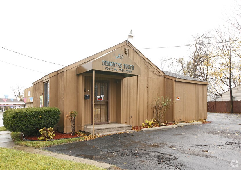1185 N Ballenger Hwy, Flint, MI for sale - Primary Photo - Image 1 of 1