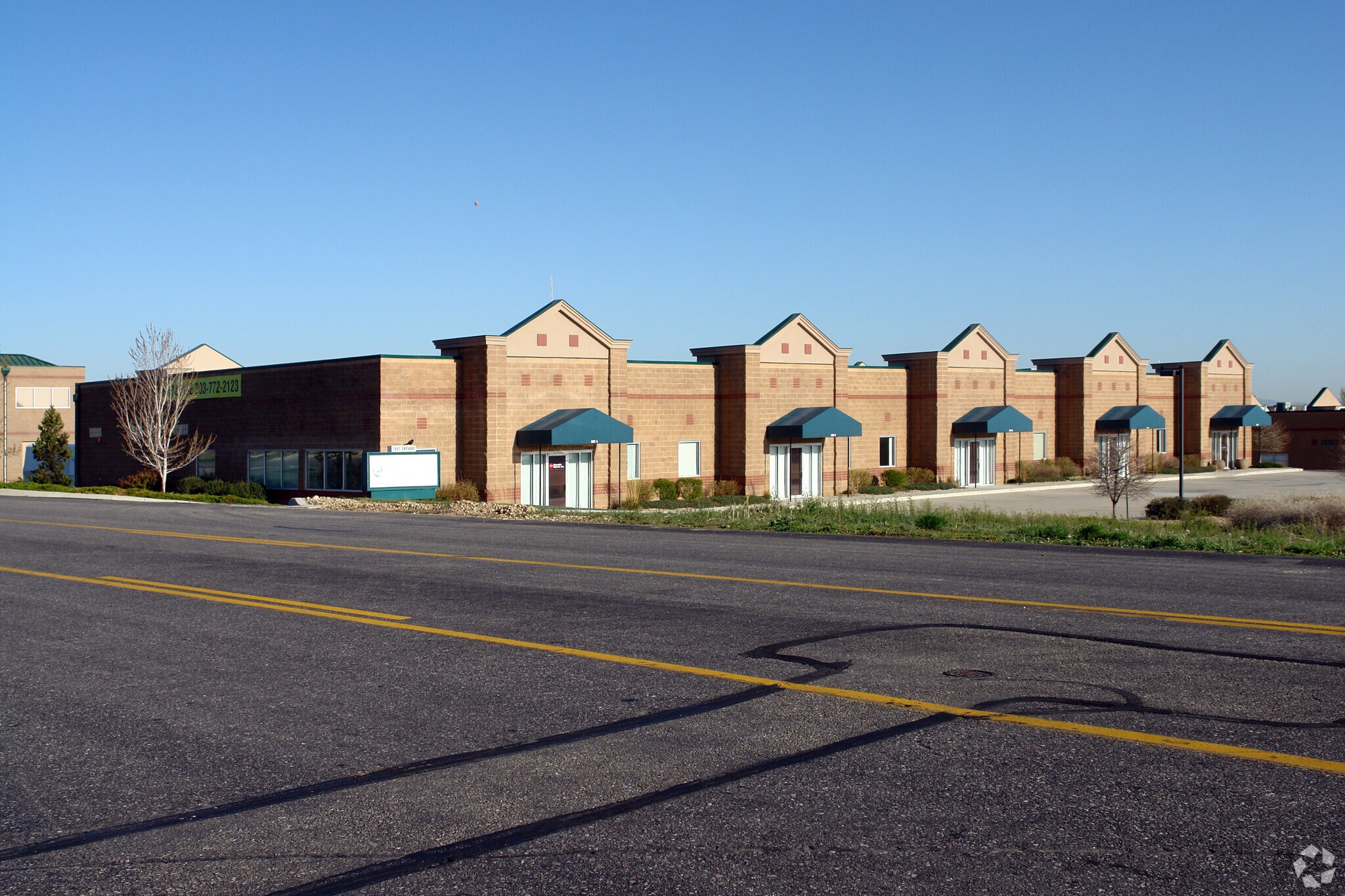 1567 Skyway Dr, Longmont, CO for sale Primary Photo- Image 1 of 1