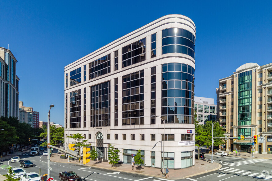 2200 Wilson Blvd, Arlington, VA for lease - Building Photo - Image 1 of 4