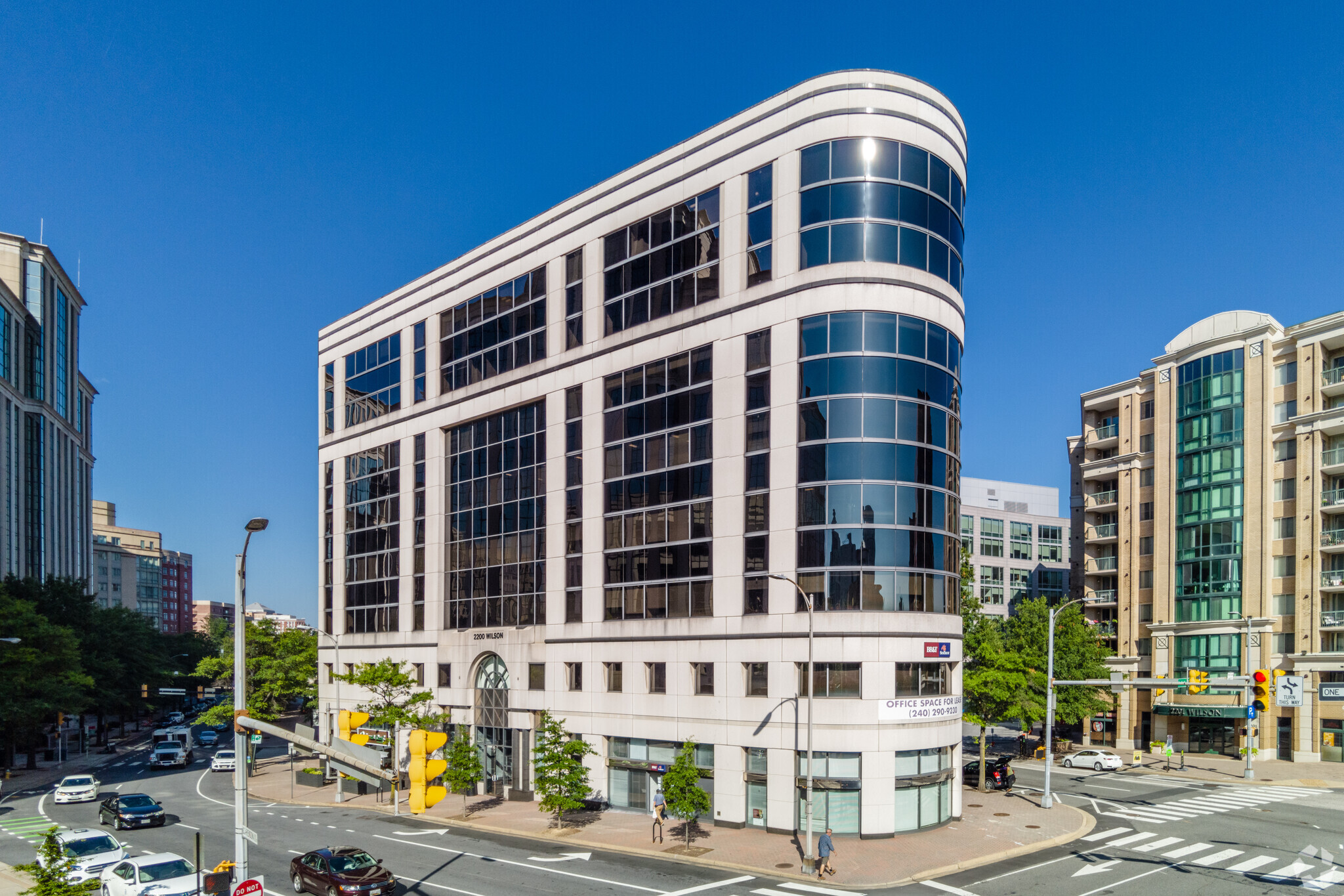 2200 Wilson Blvd, Arlington, VA for lease Building Photo- Image 1 of 5