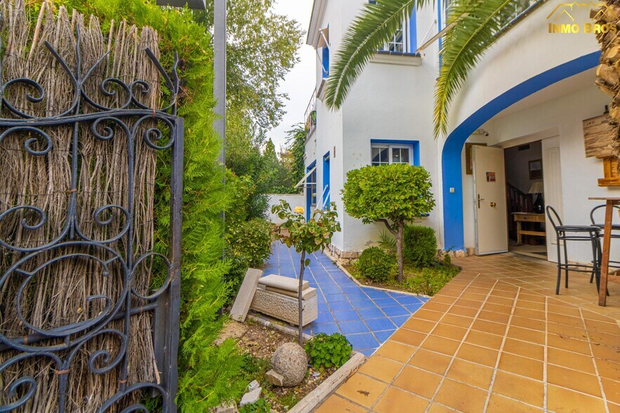 Retail in Guadalajara, Guadalajara for lease - Building Photo - Image 2 of 48