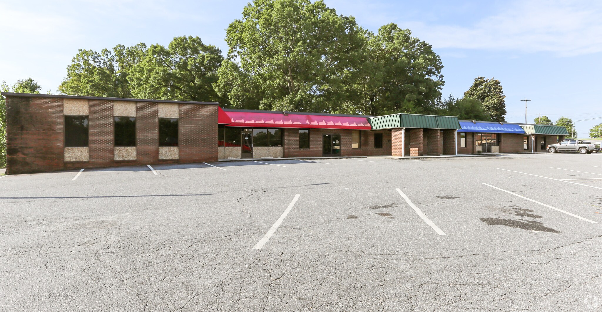 761-775 4th St, Hickory, NC for sale Primary Photo- Image 1 of 1