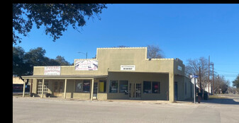 Ideal Hondo small business location - Drive Through Restaurant